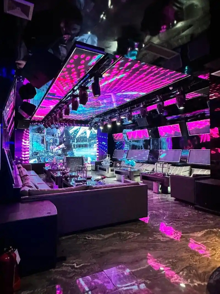 豪华包厢内部环境